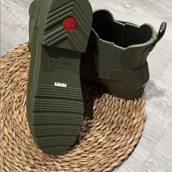 Hunter Women's Green Ankle Boots 🥾 - Picture 8 of 8